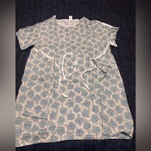 New Hospital Gown One Size 3pcs for $20